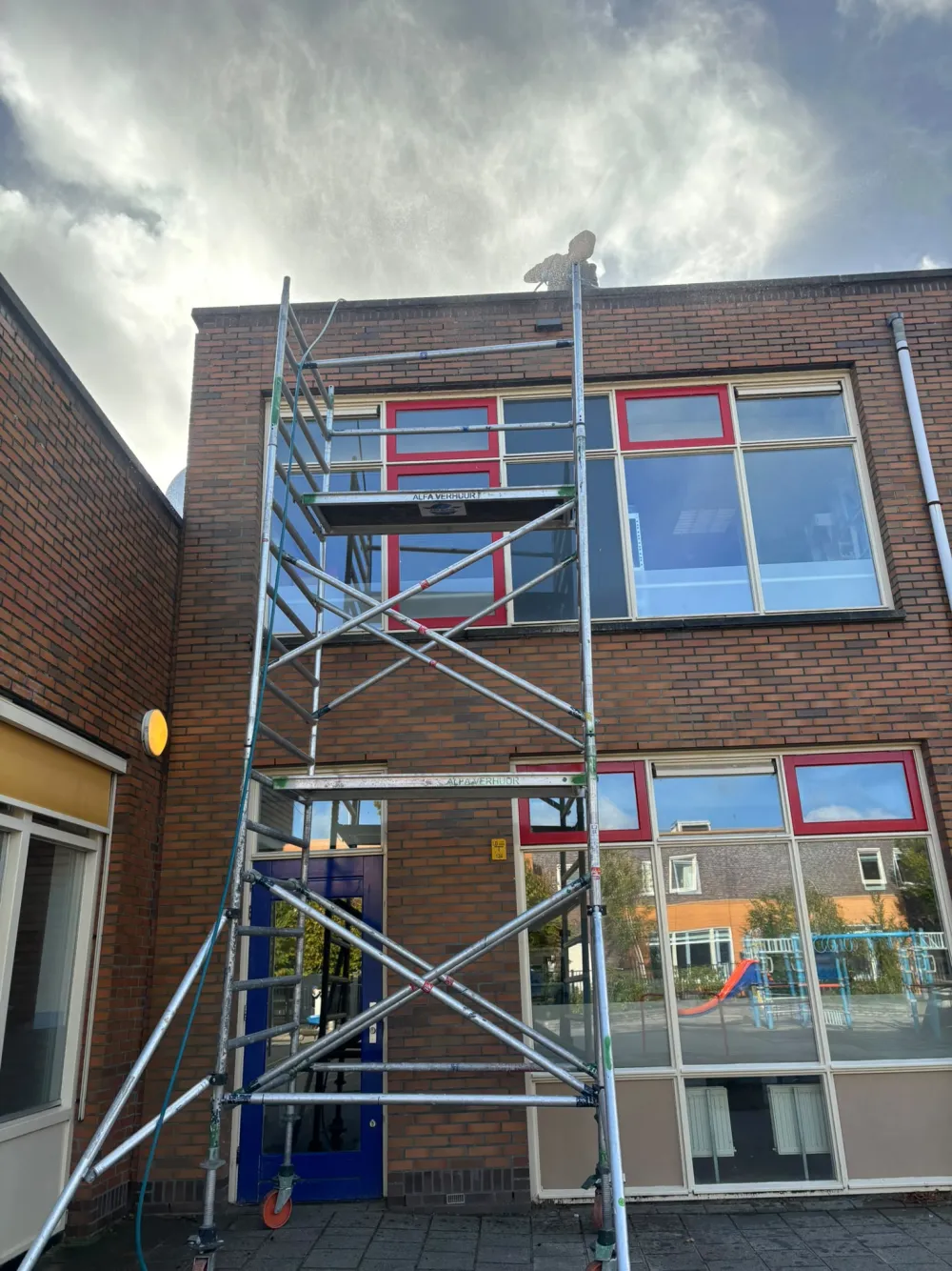 Steigeropstelling voor veilige bereikbaarheid tijdens onderhoudswerk